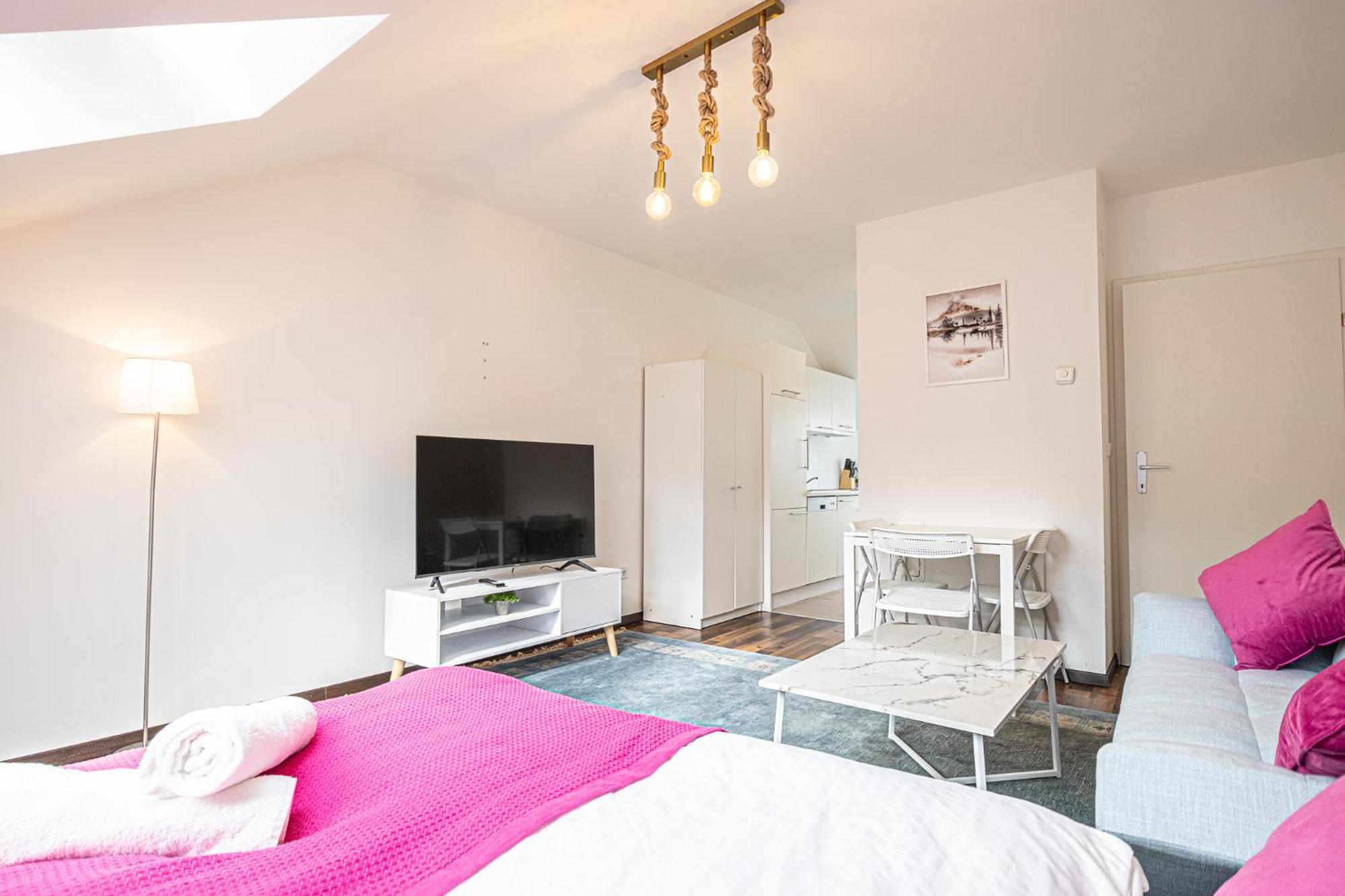 Airy Attic Apt.: Stylish Studio At Penzing Area Вена Экстерьер фото