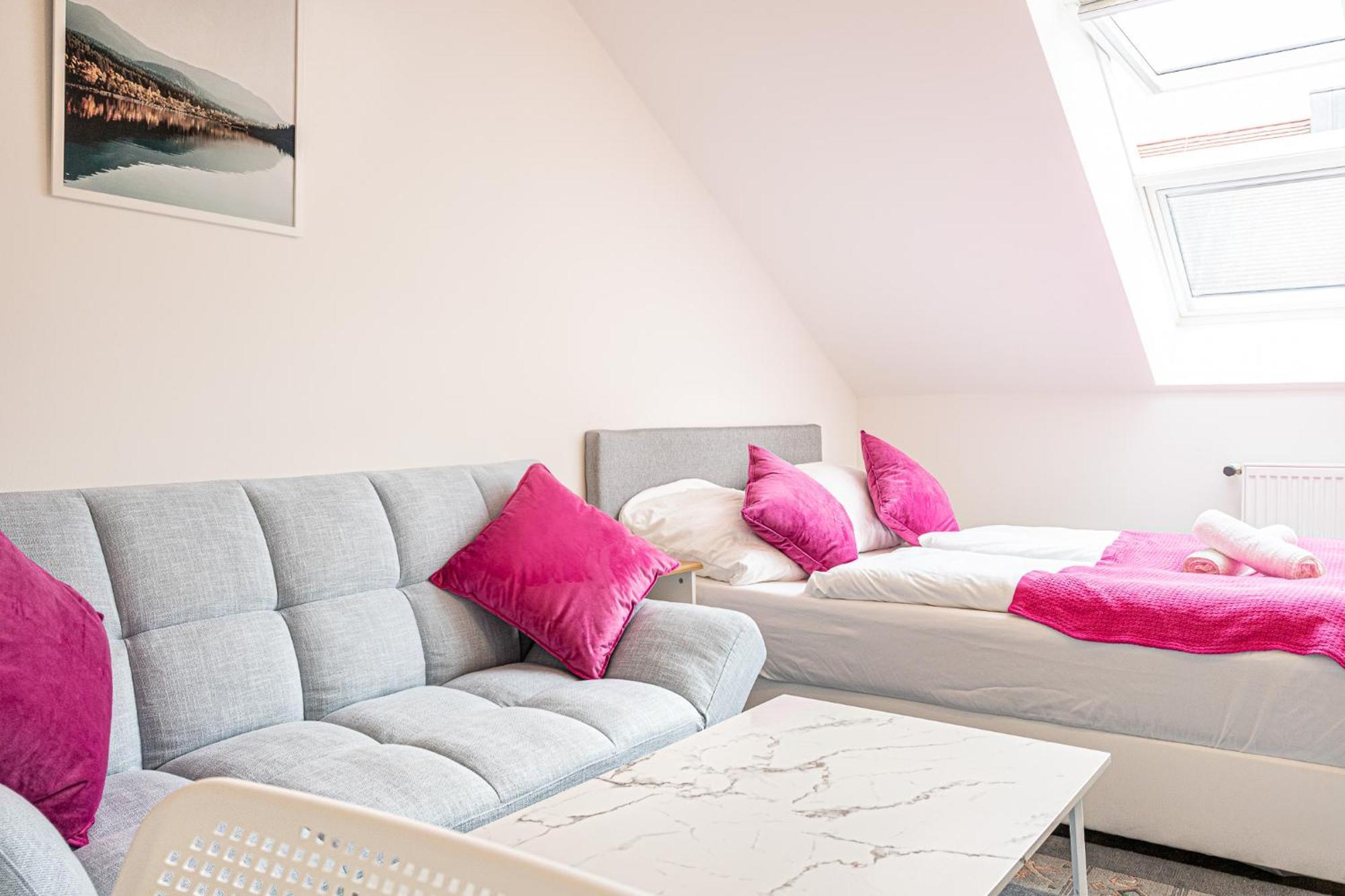 Airy Attic Apt.: Stylish Studio At Penzing Area Вена Экстерьер фото
