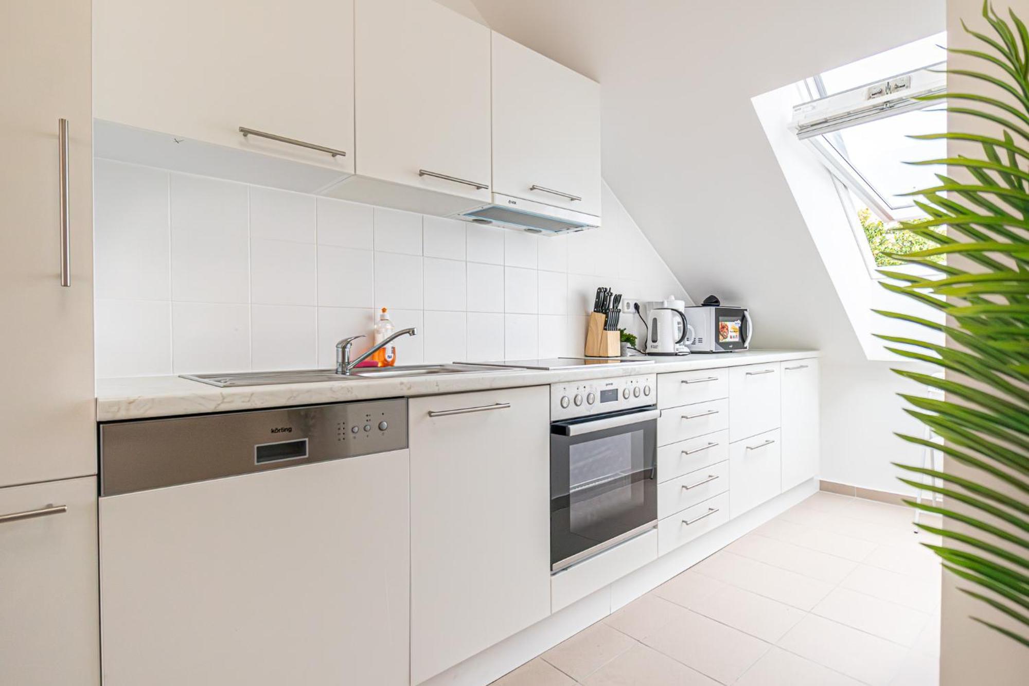 Airy Attic Apt.: Stylish Studio At Penzing Area Вена Экстерьер фото