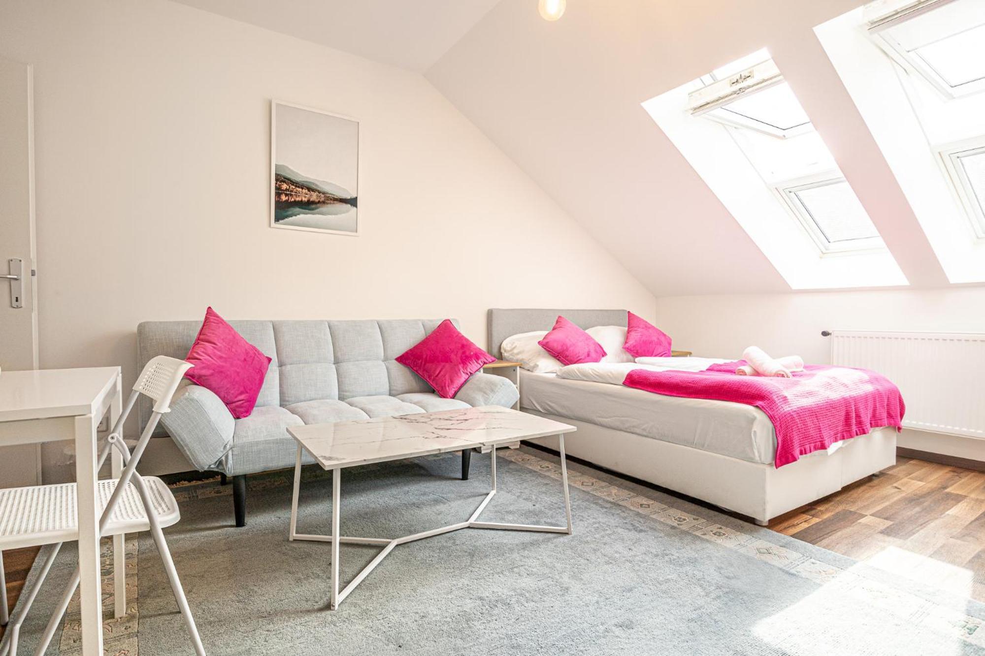 Airy Attic Apt.: Stylish Studio At Penzing Area Вена Экстерьер фото